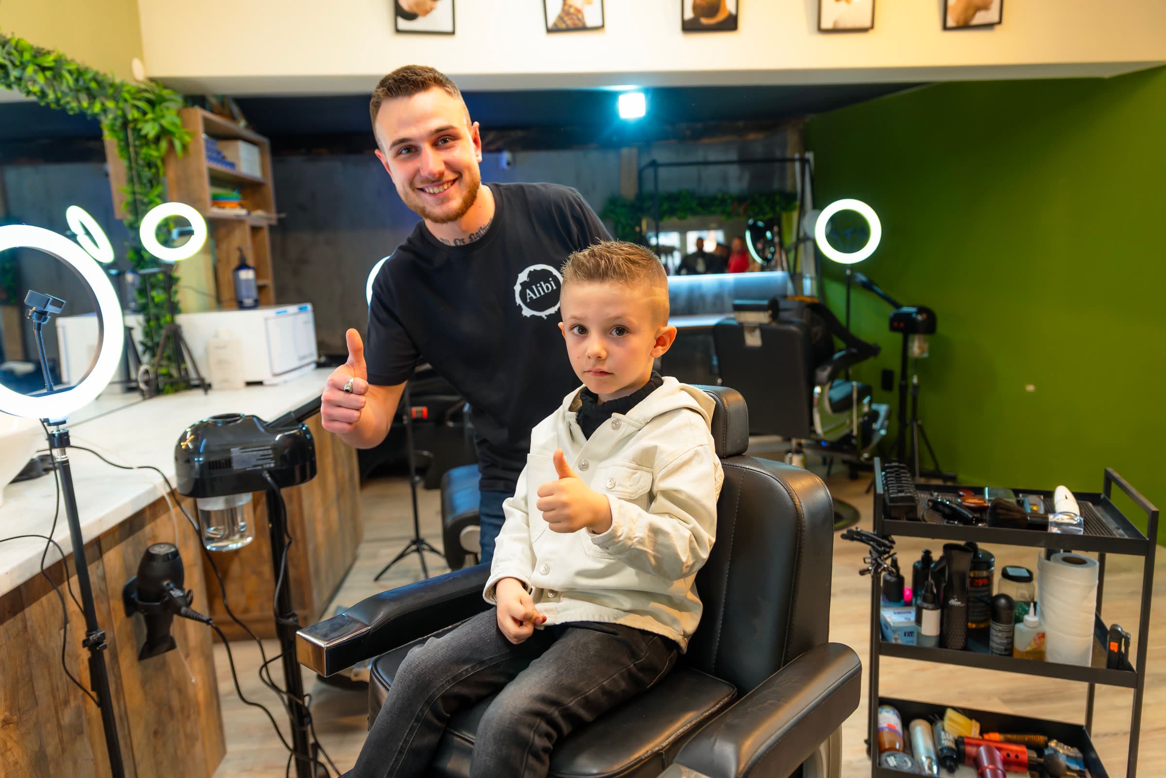 Детско подстригване в Alibi Salon