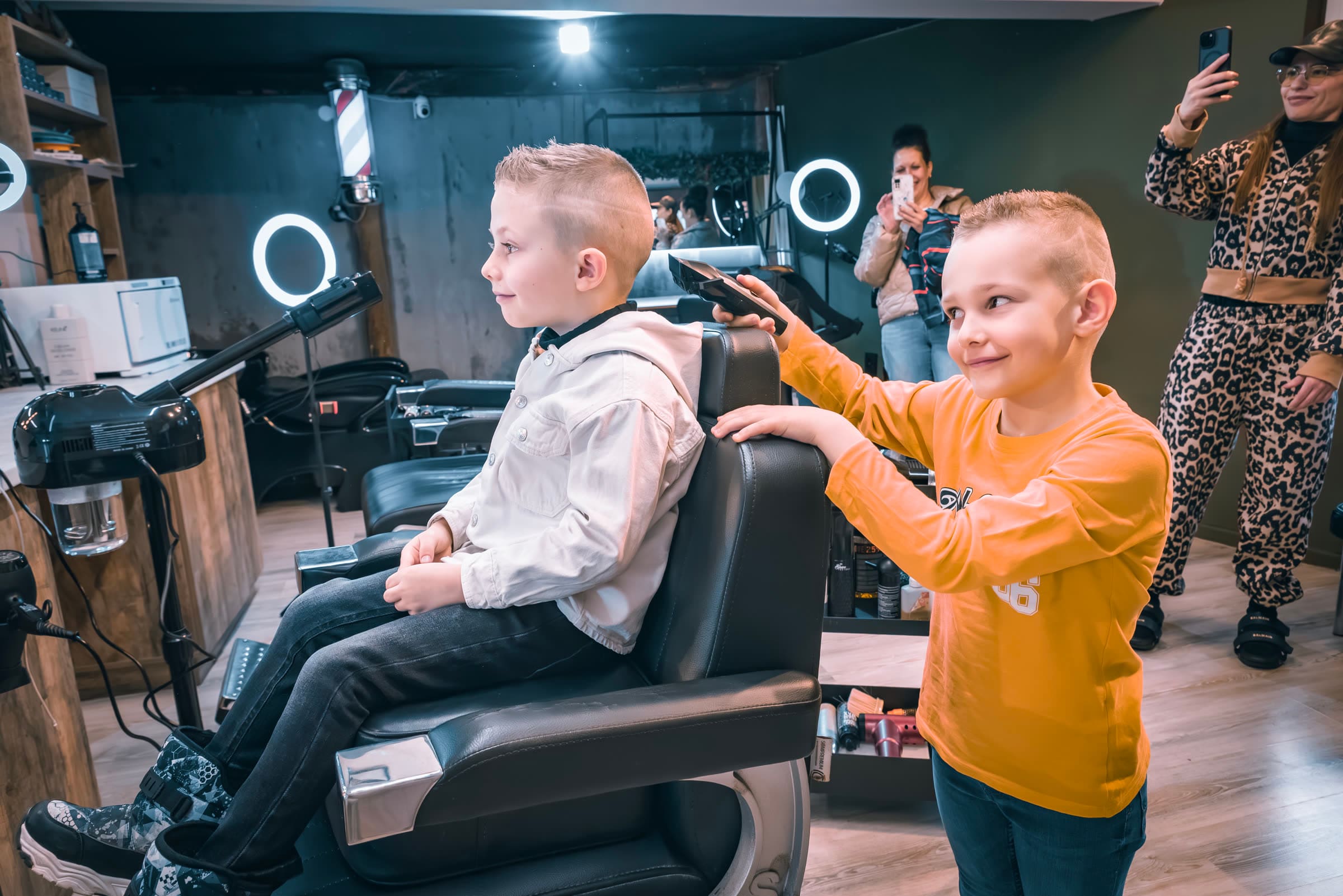 Детско подстригване в Alibi Salon