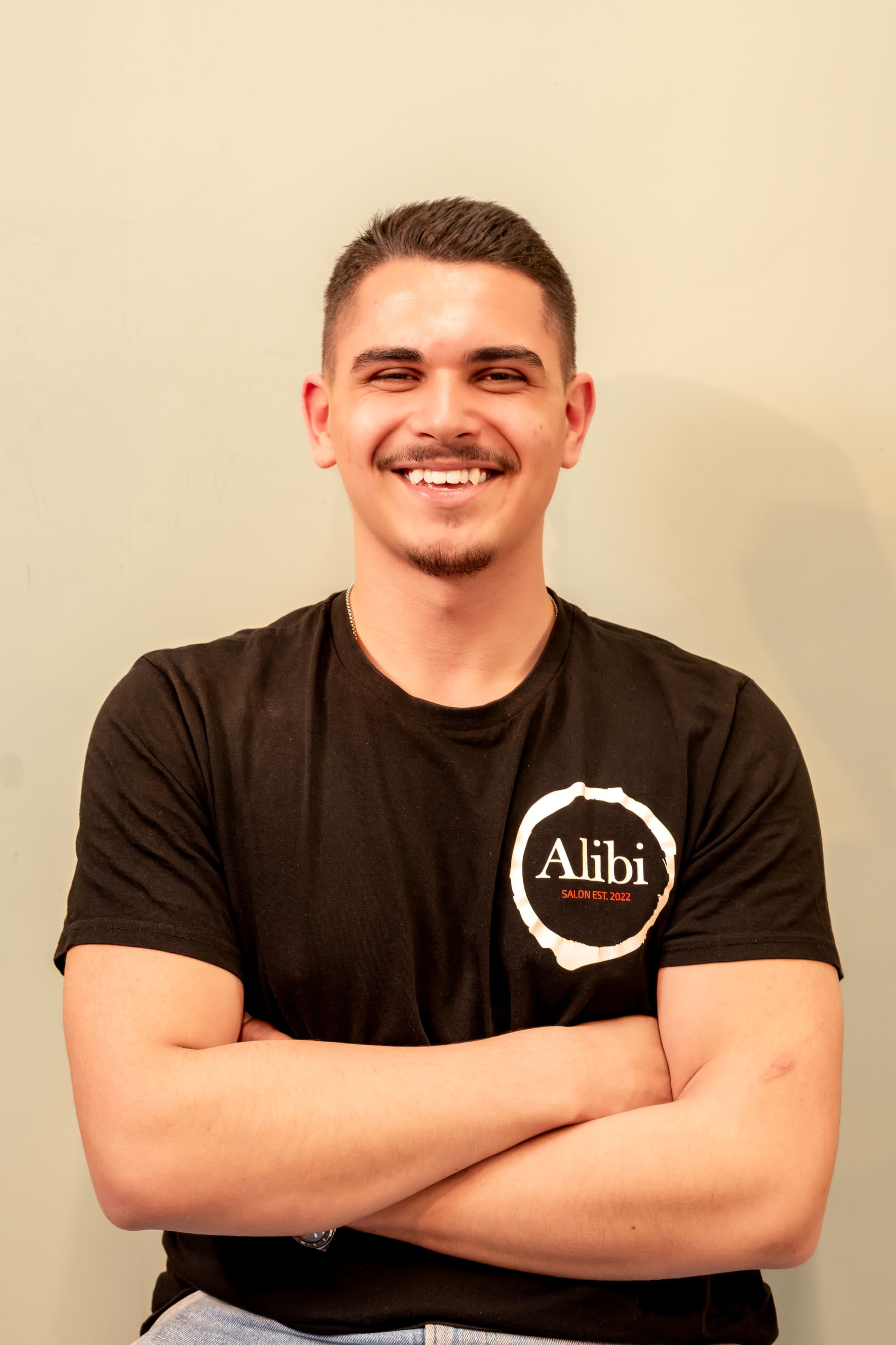 Бръснар Ники — Alibi Salon